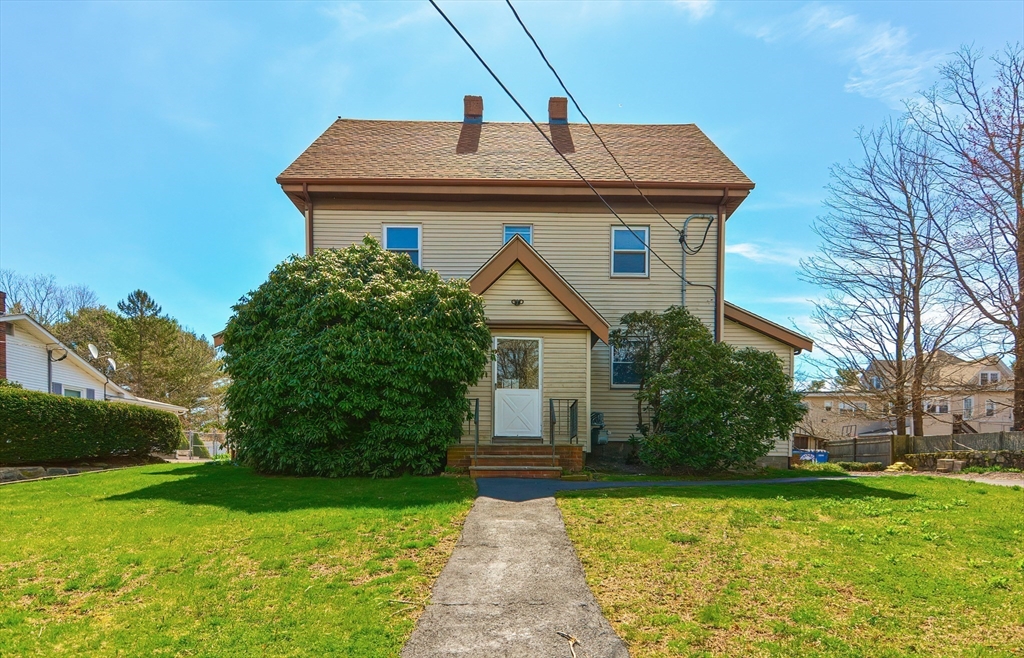 289 Walnut Stoughton, Stoughton