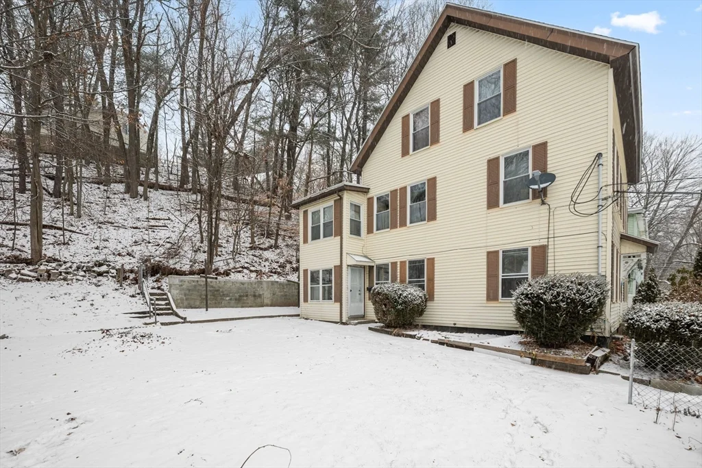 20 Temple St, Fitchburg