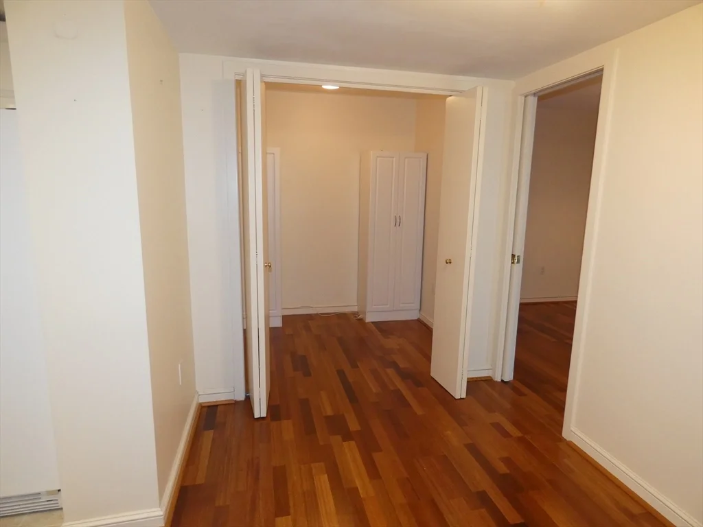 380 Place Ln, Woburn