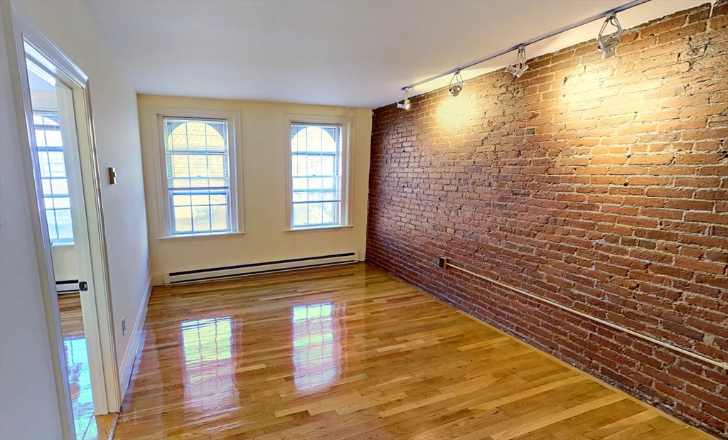 88 West Cedar St, Beacon Hill