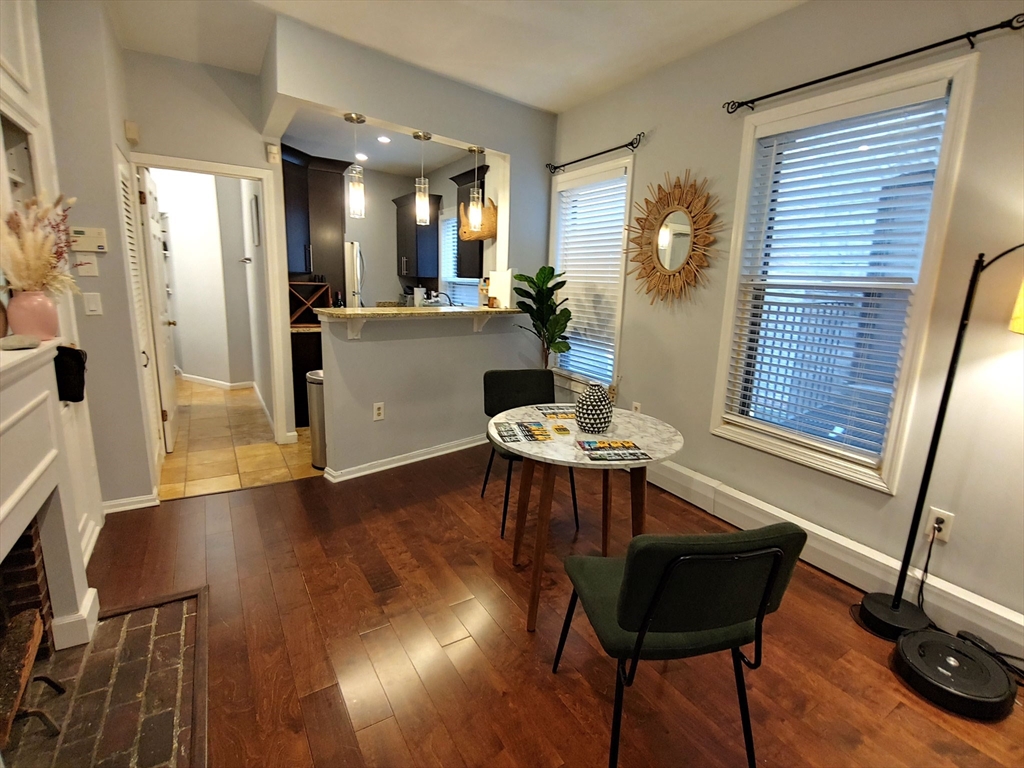 61 West Cedar St, Beacon Hill