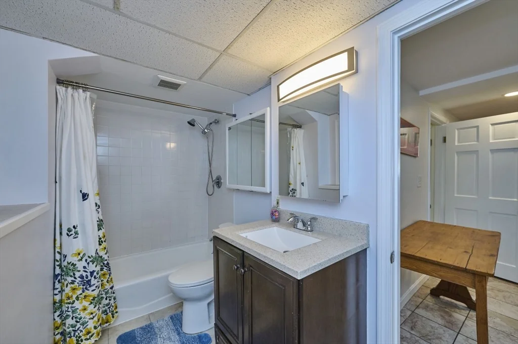 37 Locust St, Burlington