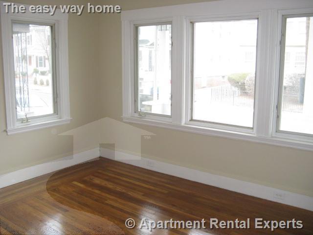 164 Harvard St, Tufts