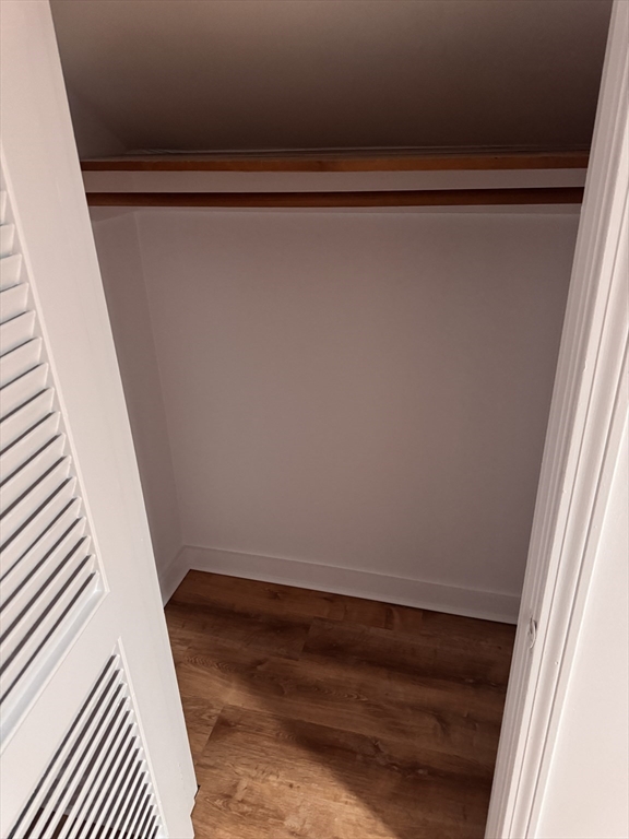 21 North Main St, Avon