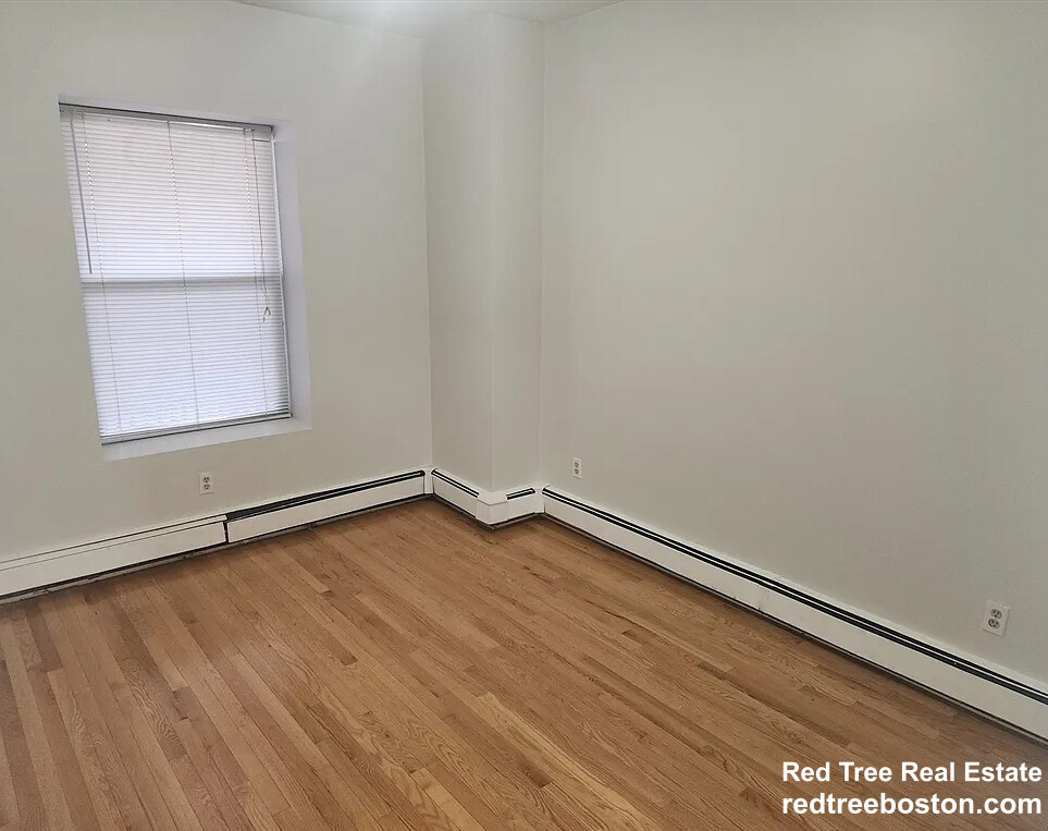 3148 Washington St, Jamaica Plain