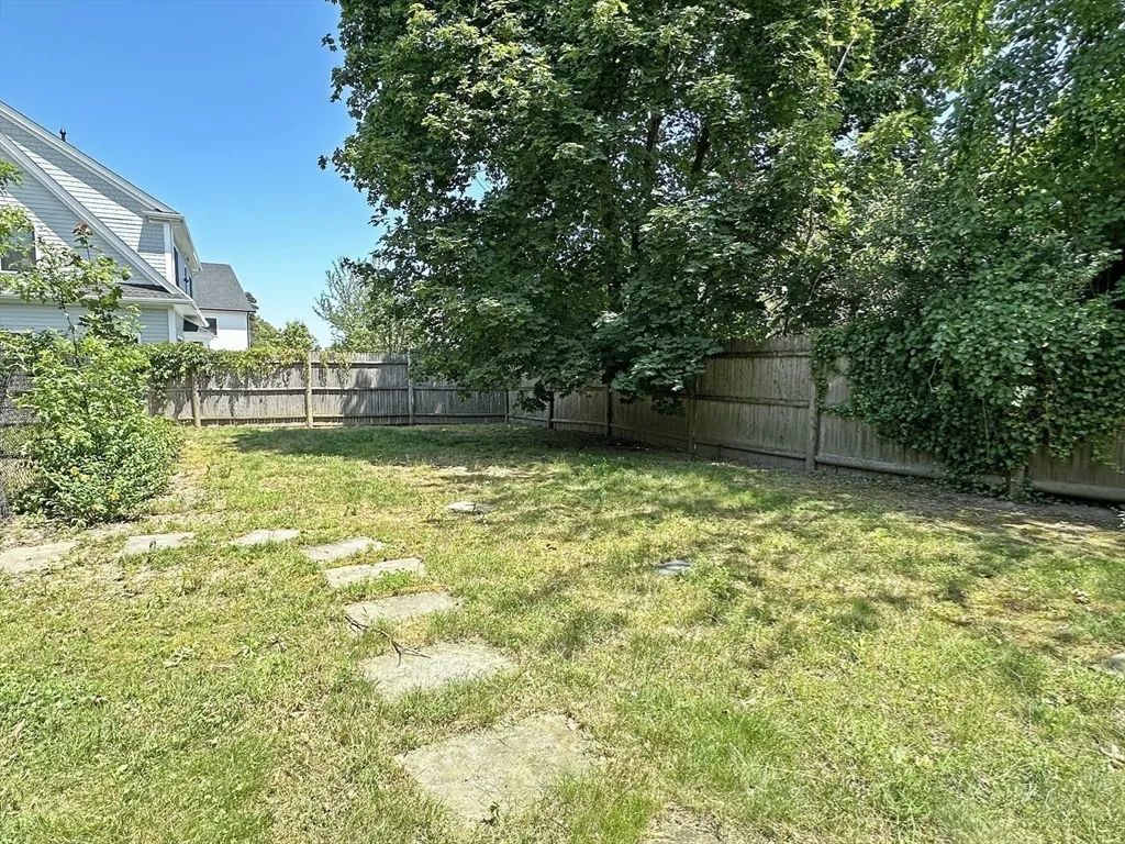 6 Brownson Ter, Jamaica Plain