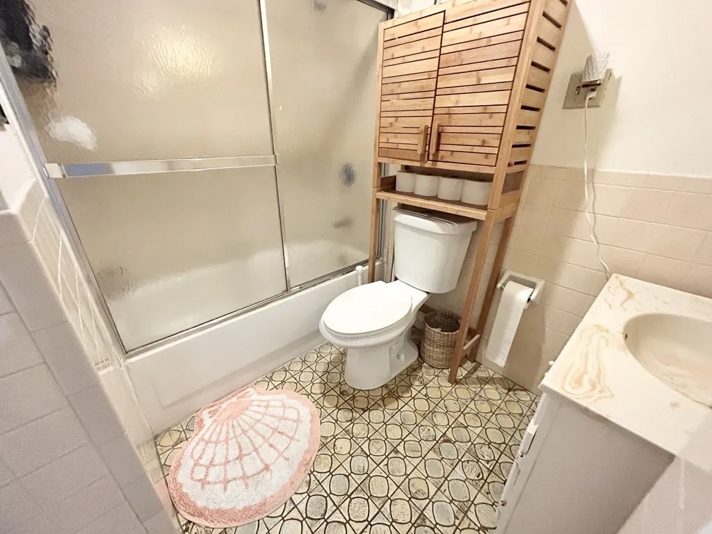 464 Commonwealth Ave, Fenway