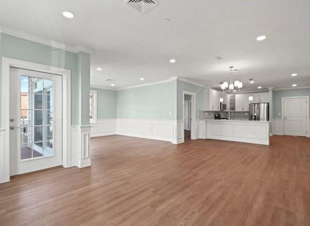 320 Middlesex Ave, Medford