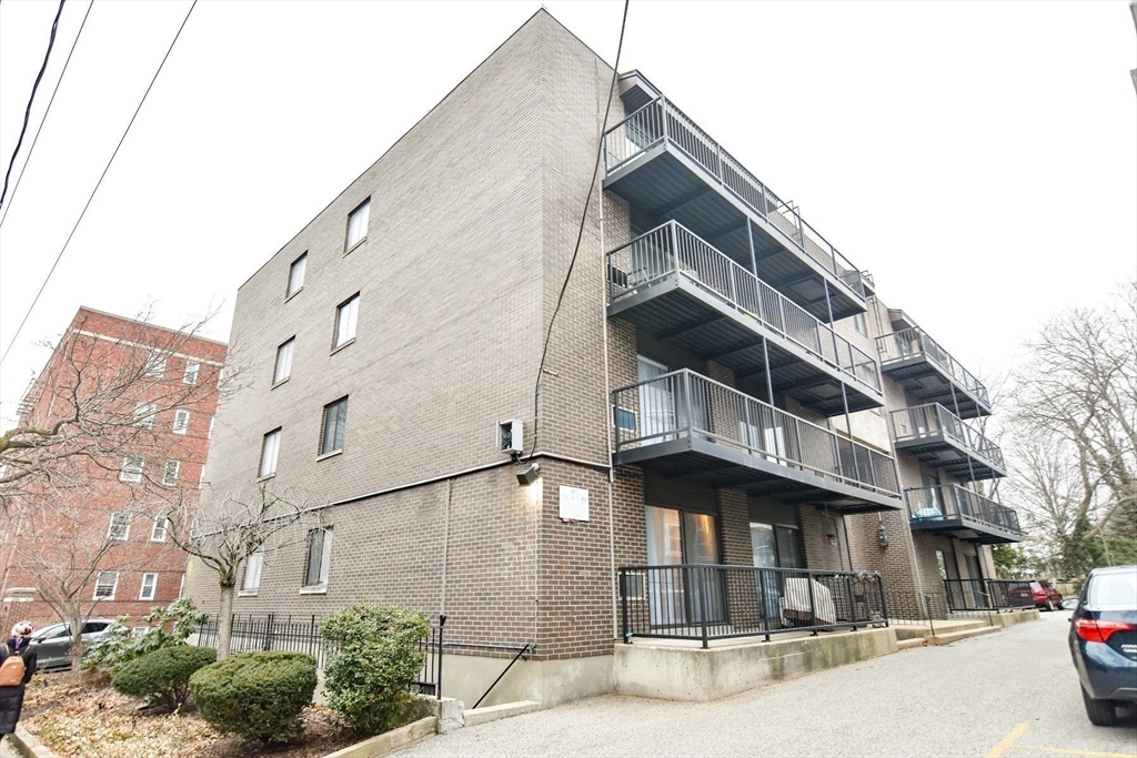 24 Highland Ave, Mid-Cambridge