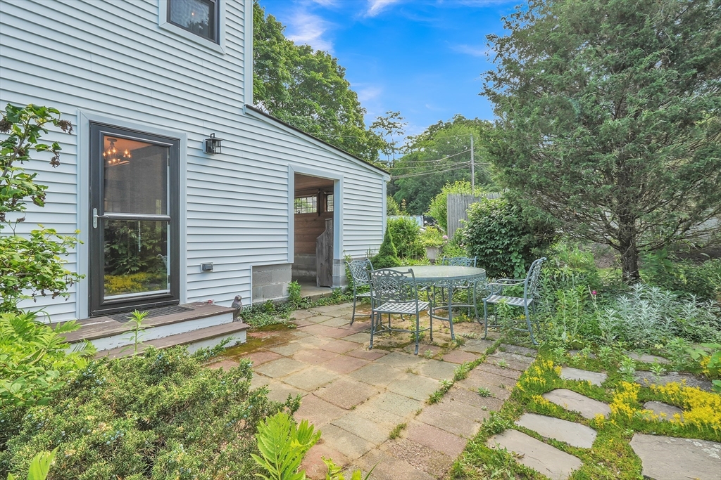 211 Mendon St, Hopedale