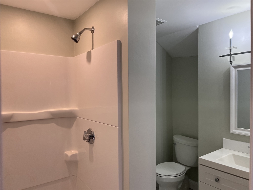 6 Samoset St, Downtown