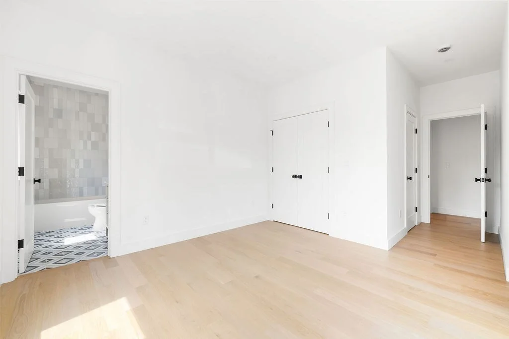 1597 Centre St, Newton Highlands