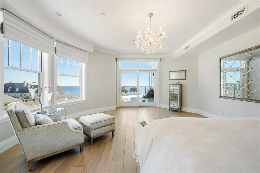 35 Littles Point Rd, Swampscott