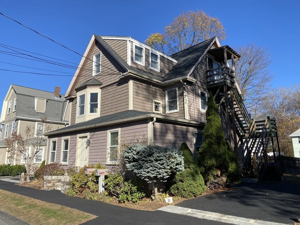 20 Highland Ter, Needham