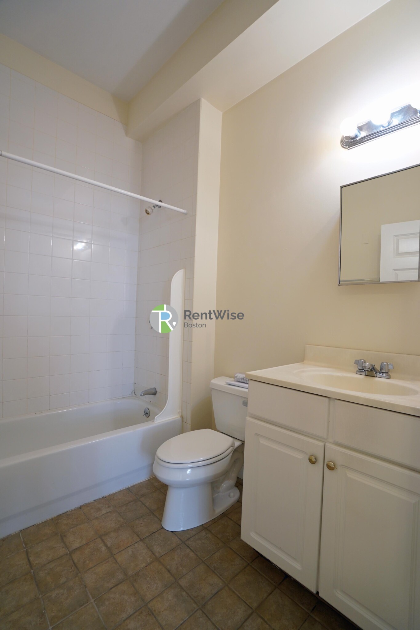 9 Gardner Ter, Allston