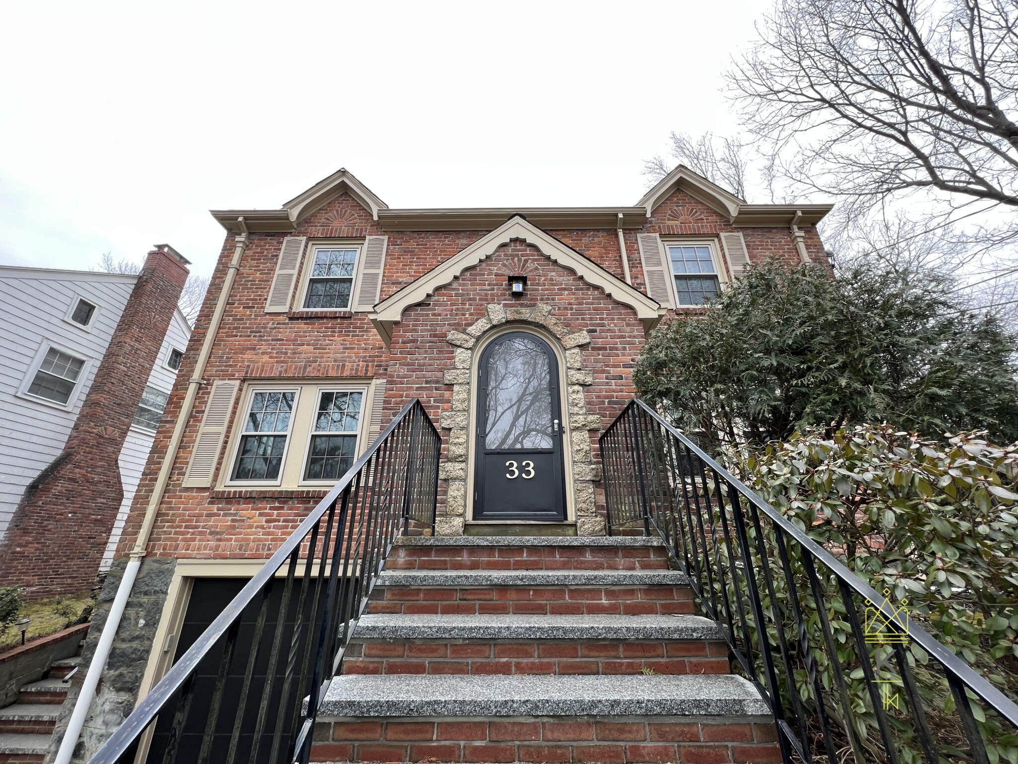 33 Clearwater Rd, Chestnut Hill
