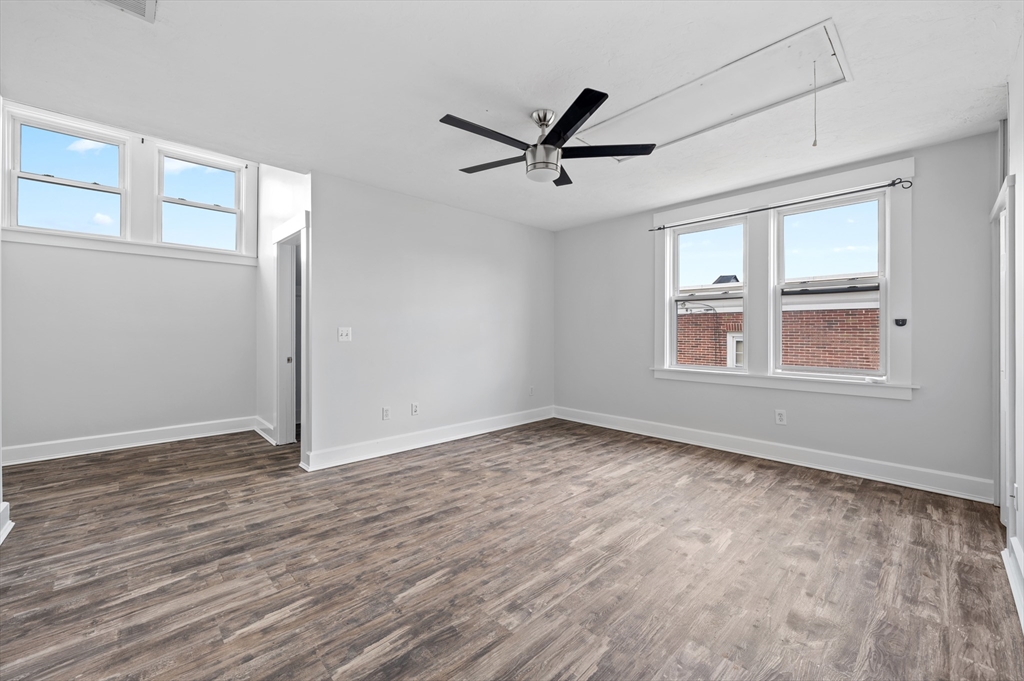 8 Beekman St, Fitchburg