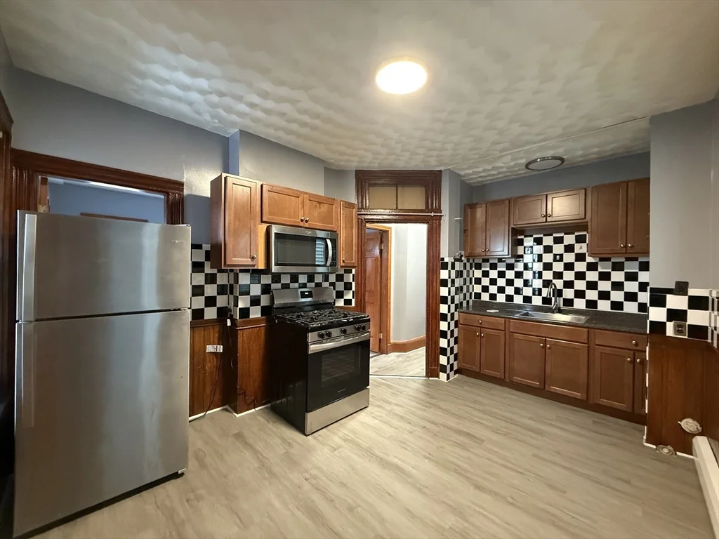 2A Marshfield St, Roxbury