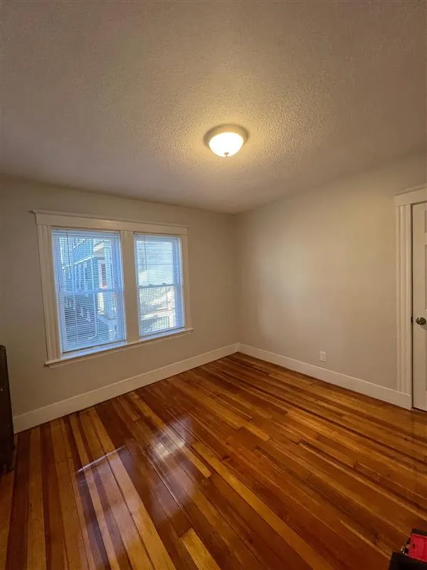 10 Cady Ave, Tufts