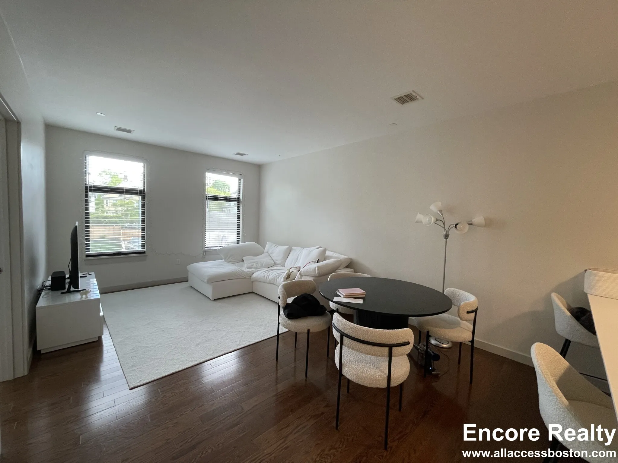 455 Harvard St, North Brookline