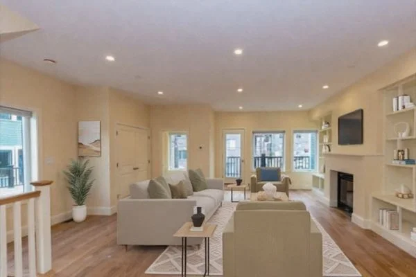 122 Tremont St, Brighton