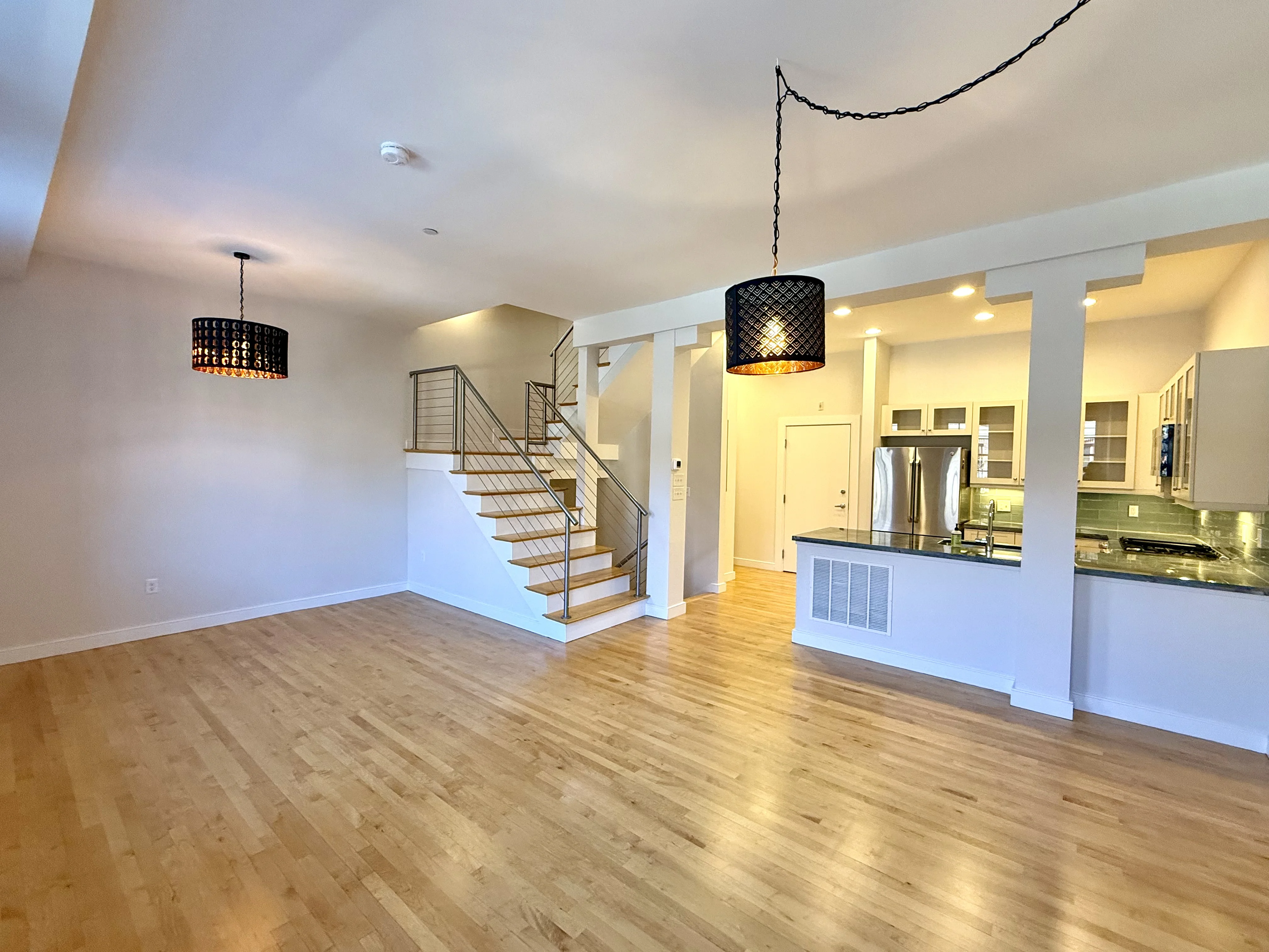 72 Hamilton St, Cambridgeport