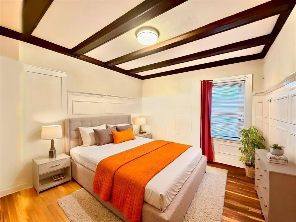 1468 Commonwealth Ave, Brighton