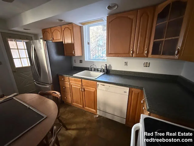 60 Haines St, Medford