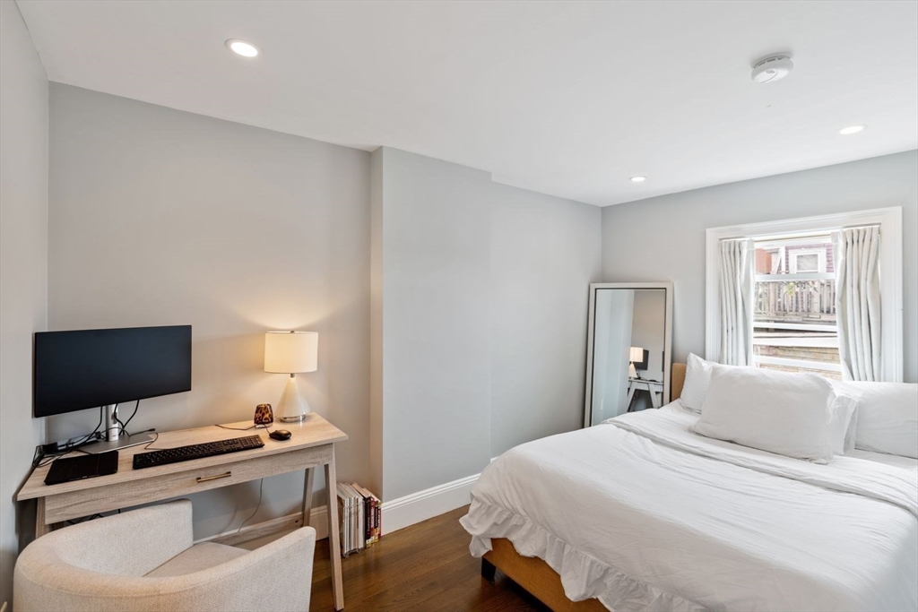 279 Gold St, South Boston