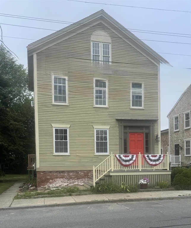 96 Main St, Fairhaven