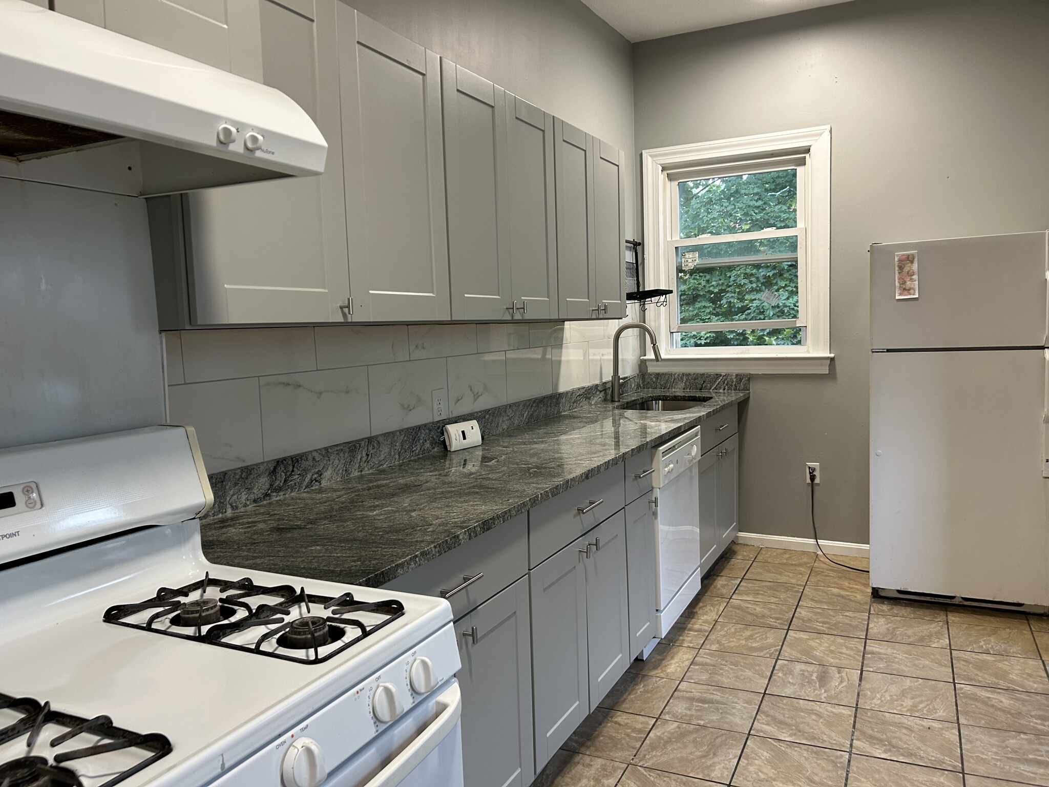 21 Weston St, West End