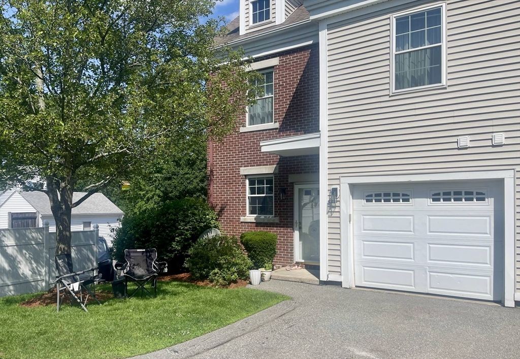 18 Dale St, Ballardvale