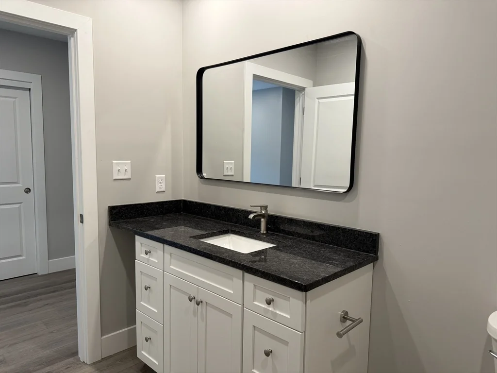 251 Sladen St, Dracut