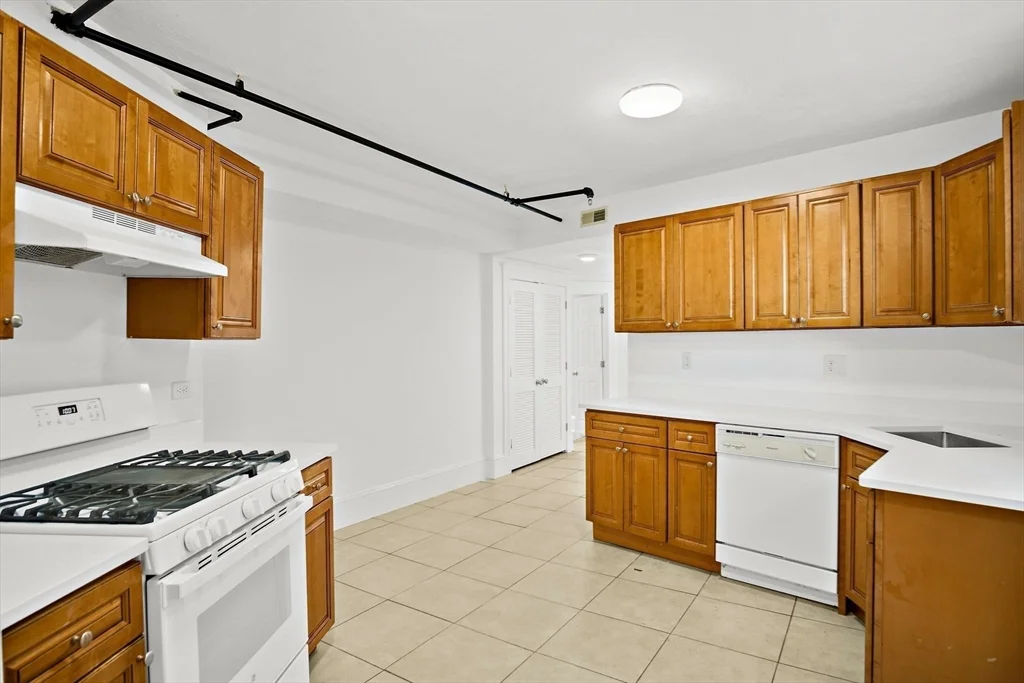 2 Walnut, Dorchester
