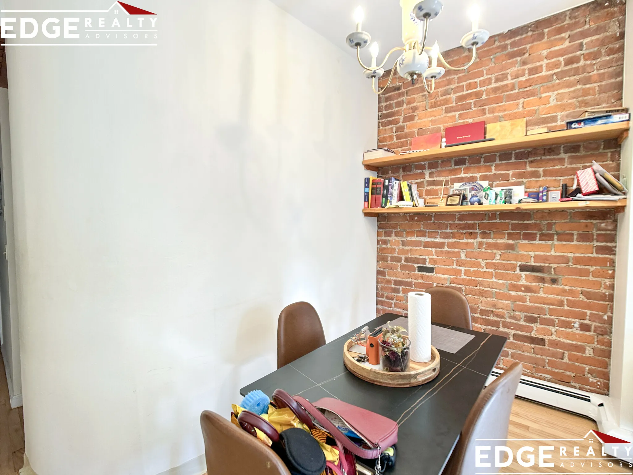 390 Riverway, Mission Hill