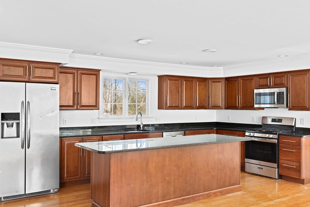 47 Fottler Rd, Hingham