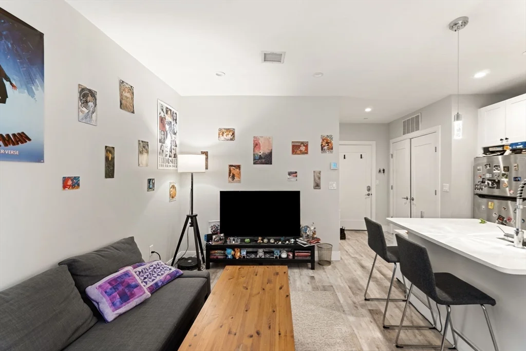 1457 Tremont St, Mission Hill
