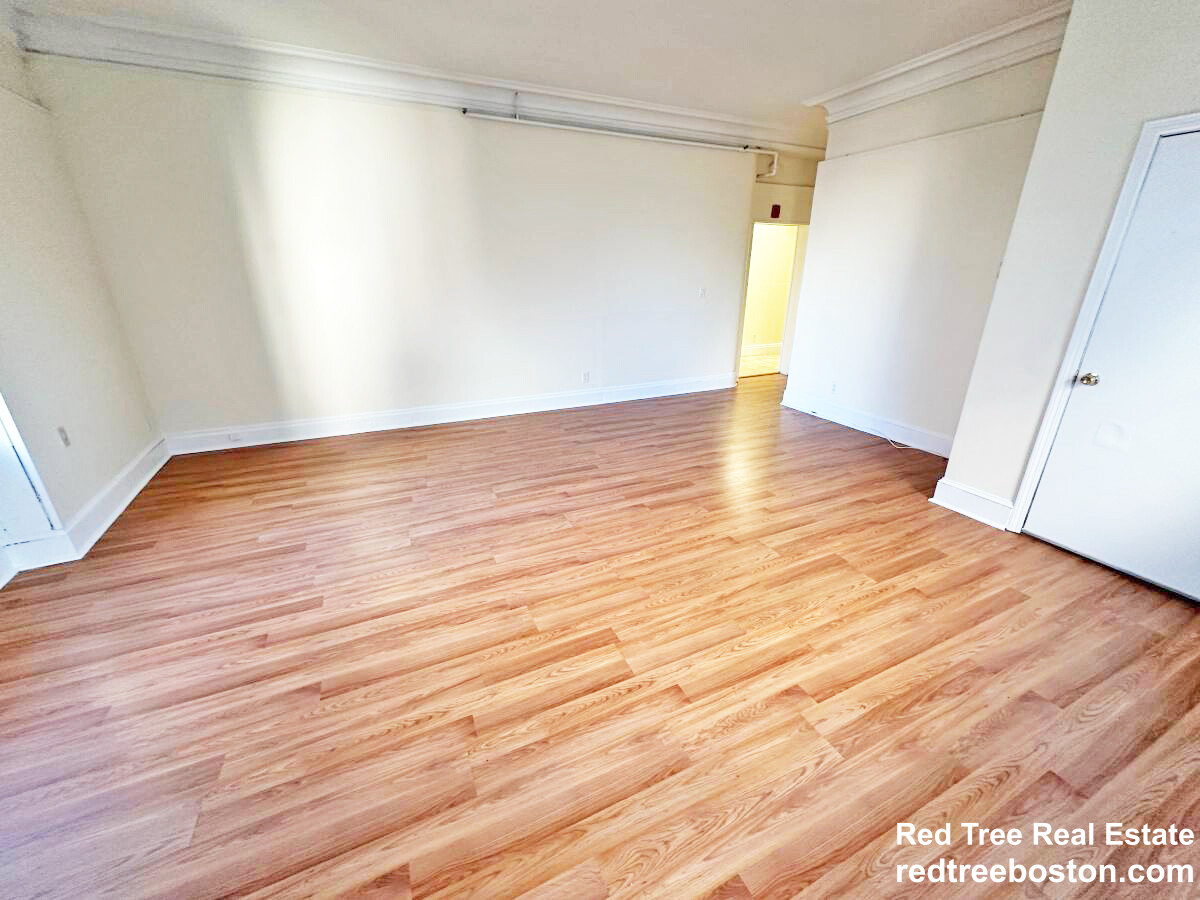 62 Boylston St, Midtown