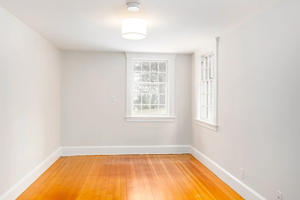 92 Farmers Row, Groton