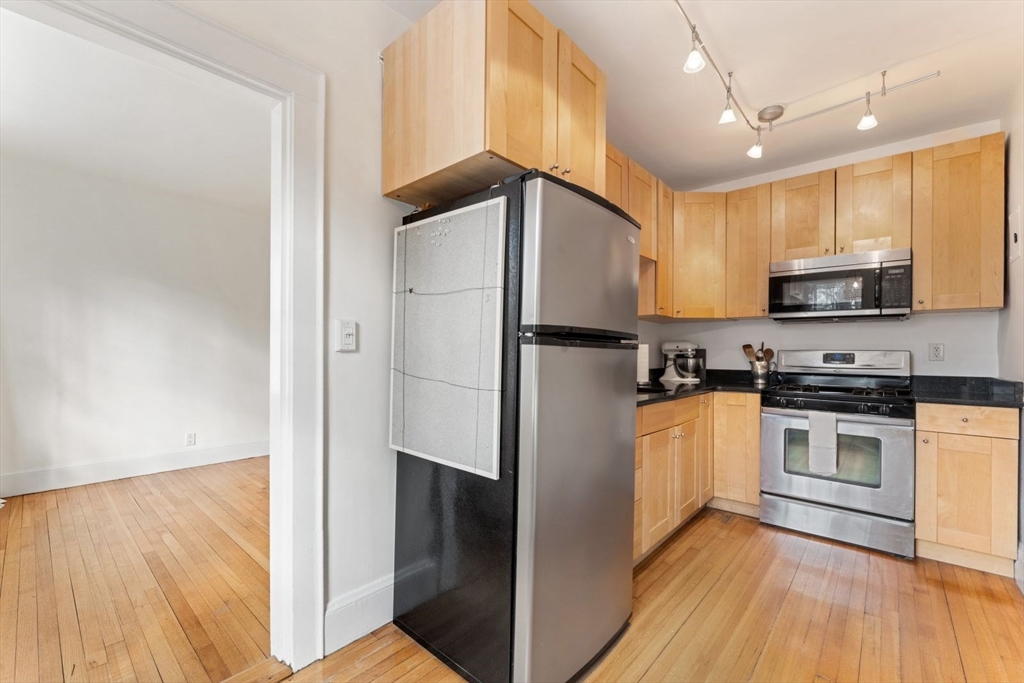 20 Concord Ave, Harvard Square