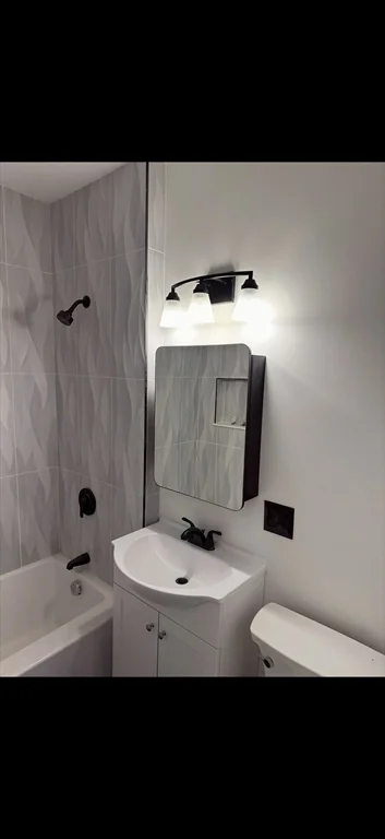 19 Dell Ave, Hyde Park