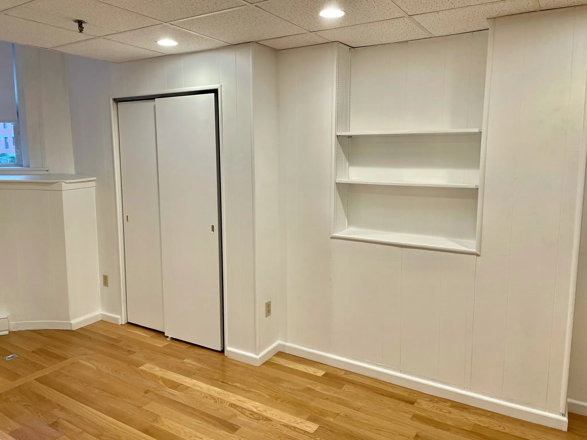 1077 Beacon St, Longwood