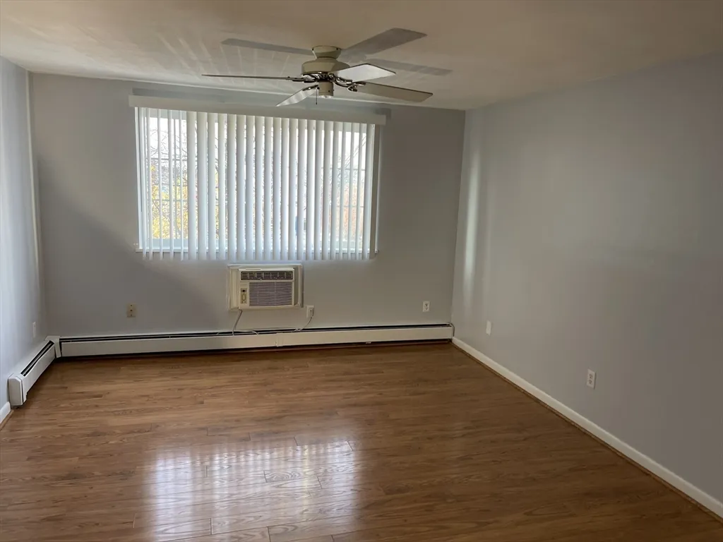 12 Woodland St, Everett