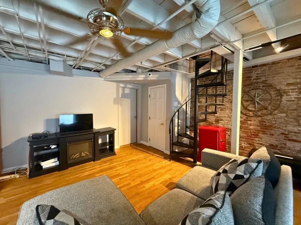 34 Sheafe St, North End