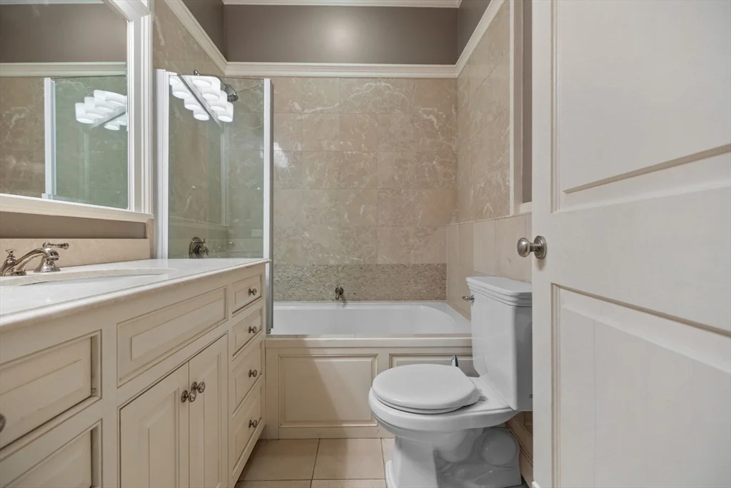 8 Garrison St, Back Bay