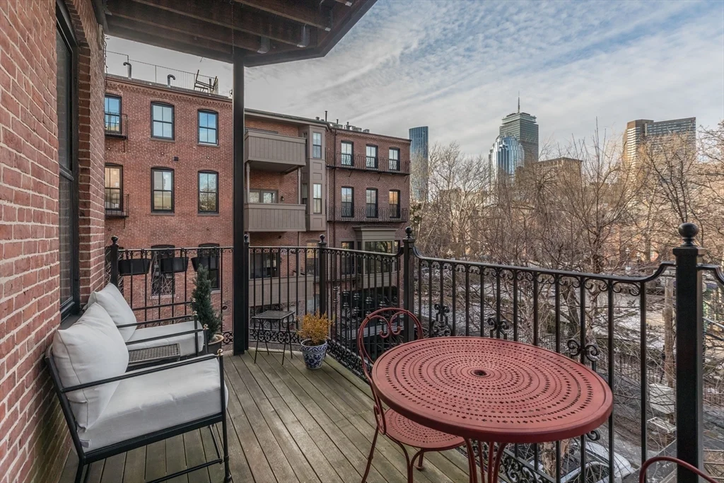 83 Montgomery, South End