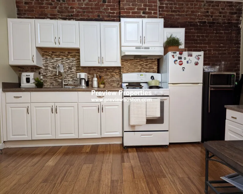 147 Meridian St, East Boston