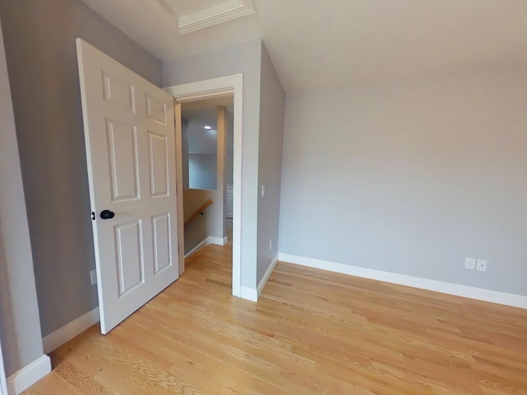 109 Farwell St, Newtonville