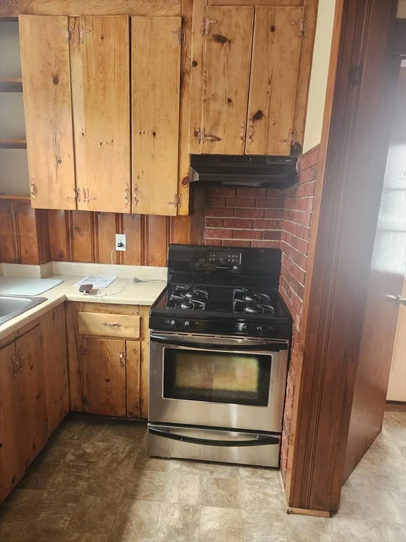 10 Warner St, Salem