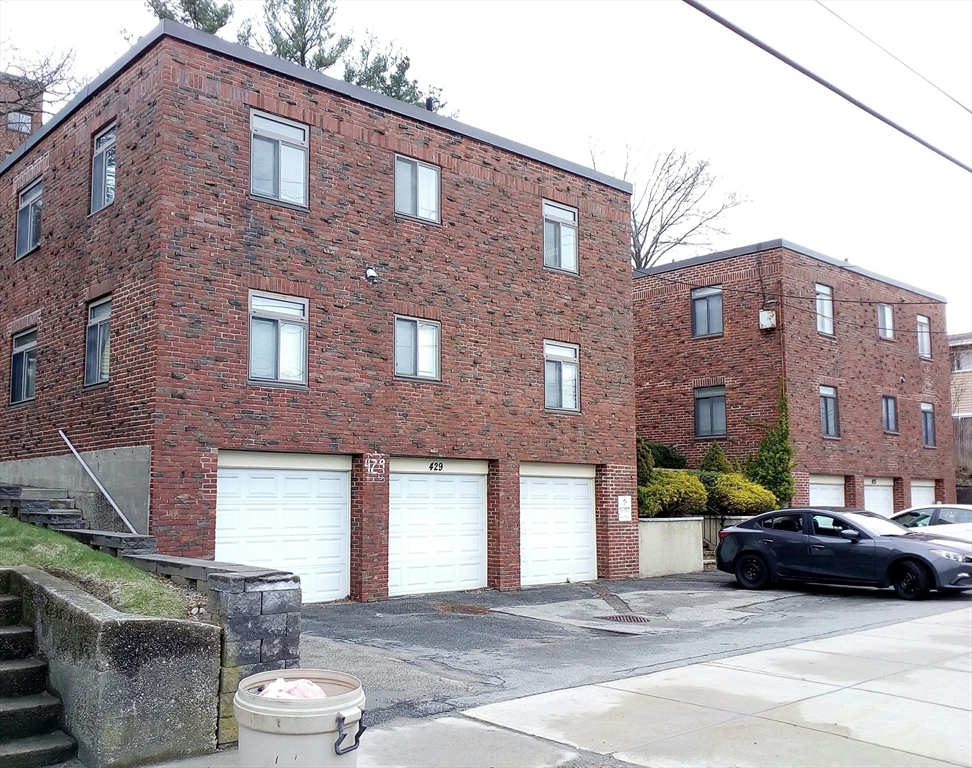 425 Newport Ave, Quincy